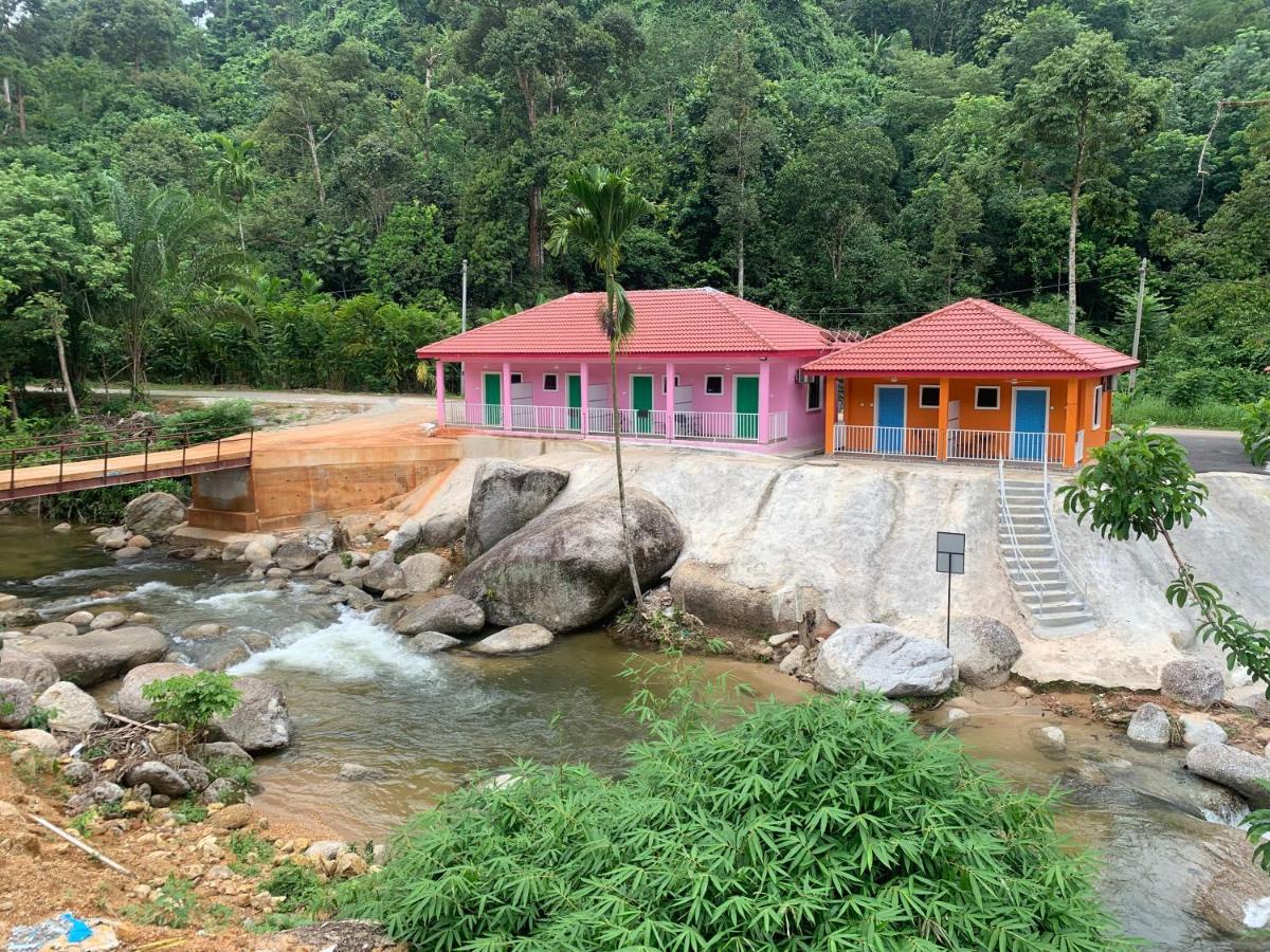 Chalet Latip D'Ayer Itam Otel Kampong Ayer Hitam  Dış mekan fotoğraf