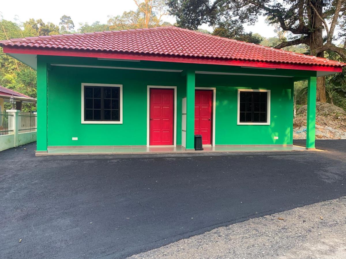 Chalet Latip D'Ayer Itam Otel Kampong Ayer Hitam  Dış mekan fotoğraf